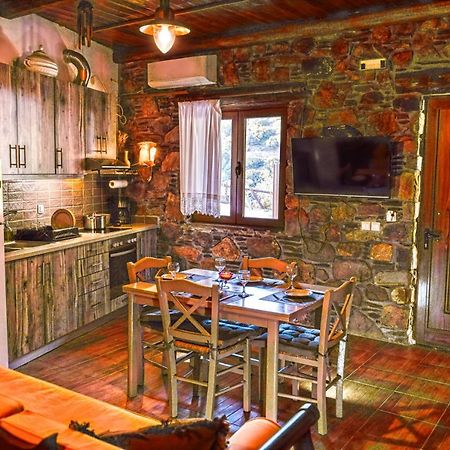 PefkoPetro Traditional House Keramotí Exterior foto